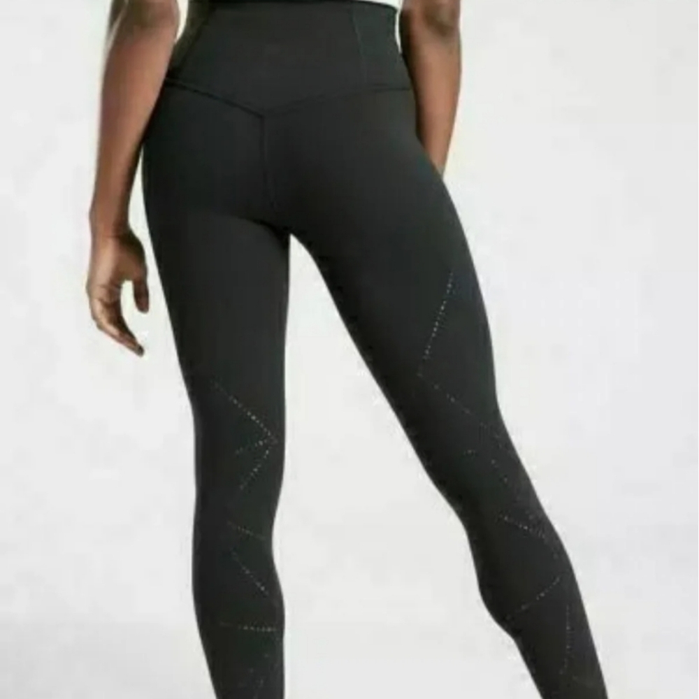 Athleta elation lasercut 7/8 tight